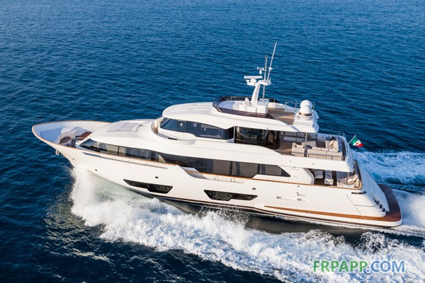 Ferretti Custom Line Navetta 28